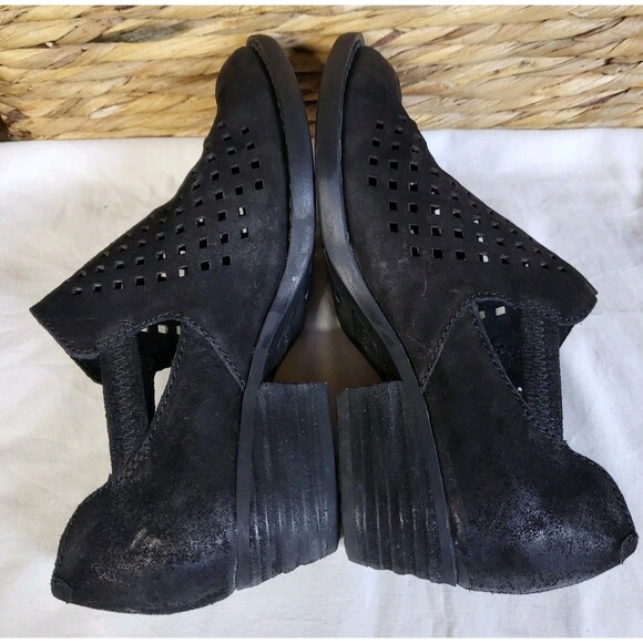 BORN Shoes Womens 8 Nanna Ankle Booties Black Leather Distressed Perforated - Picture 5 of 9